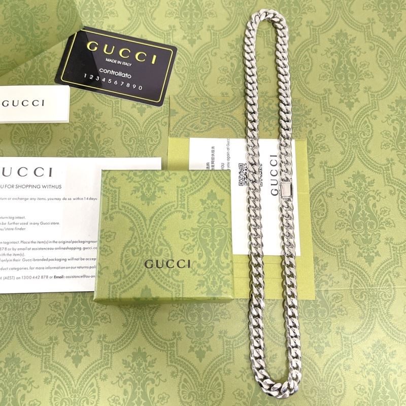 G*u*i necklaces